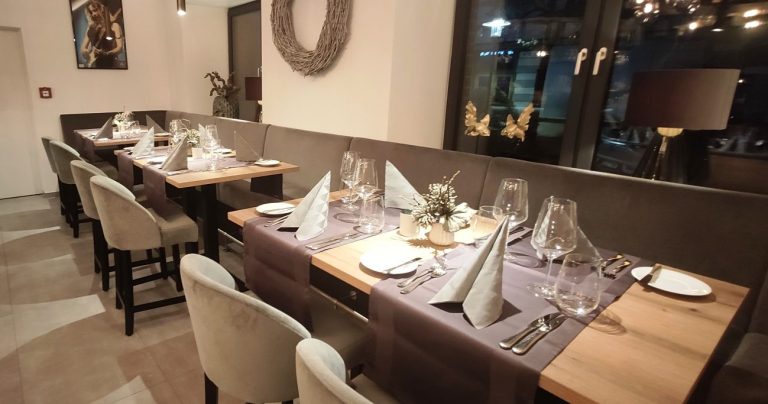 Restauranteinrichtung im Harz, Gaststätteneinrichtung, Bistroeinrichtung, Caféeinrichtung