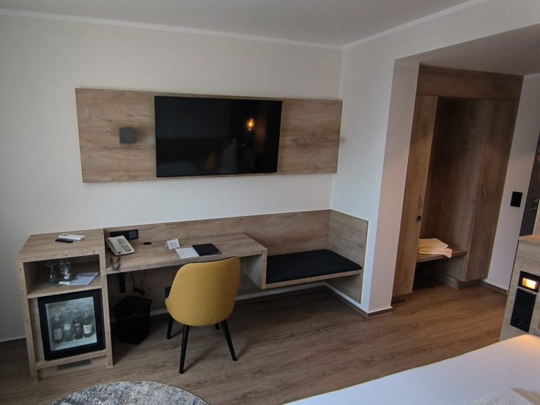 Einrichtung Hotelzimmer / Objekteinrichtungen, Hotelsuite Badezimmereinrichtung, Hotelzimmereinrichtung, Hoteleinrichtung,  Hotelbau, Hotelzimmerrenovierung, Renovierung Hotelzimmer, Hotelrenovierung, Hoteleinrichtung