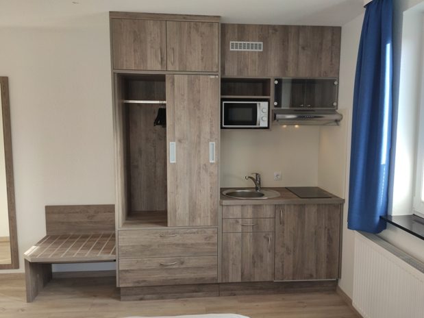 Küchenzeile Hotelzimmereinrichtung, Hotelsuite Badezimmereinrichtung, Hotelzimmereinrichtung, Hoteleinrichtung,  Hotelbau, Hotelzimmerrenovierung, Renovierung Hotelzimmer, Hotelrenovierung, Hoteleinrichtung